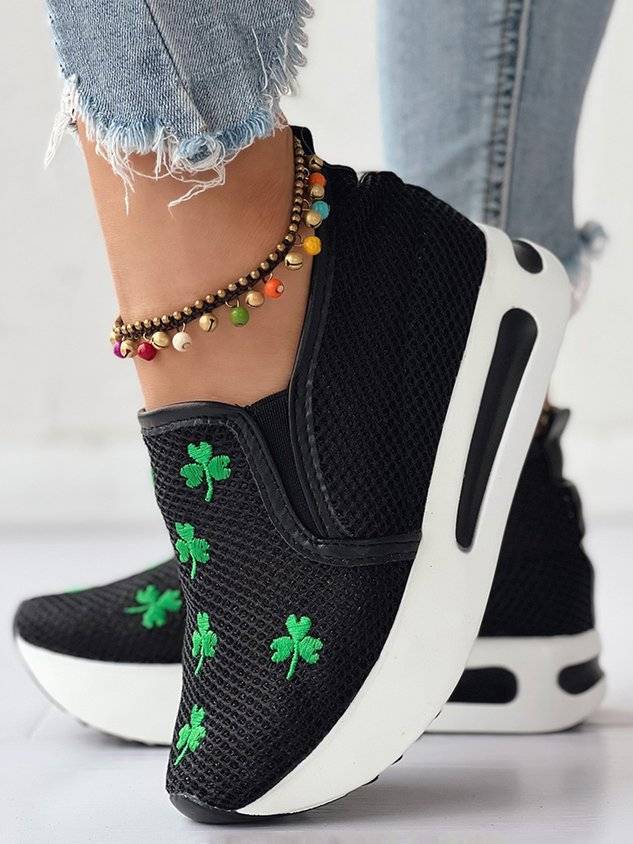 St. Patrick's Day Shamrock Embroidery Hollow Out Muffin Sneakers