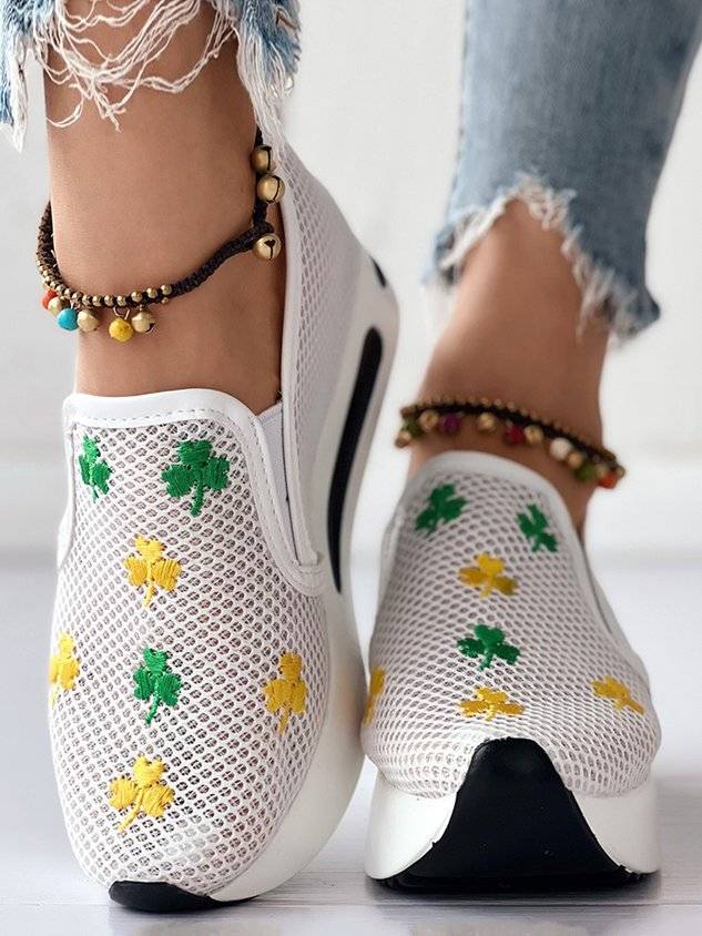 St. Patrick's Day Shamrock Embroidery Hollow Out Muffin Sneakers