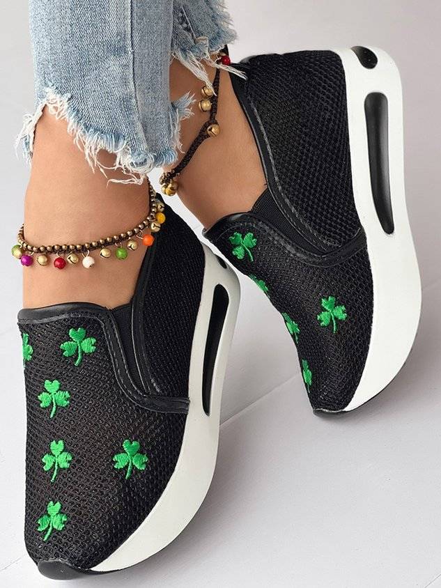 St. Patrick's Day Shamrock Embroidery Hollow Out Muffin Sneakers