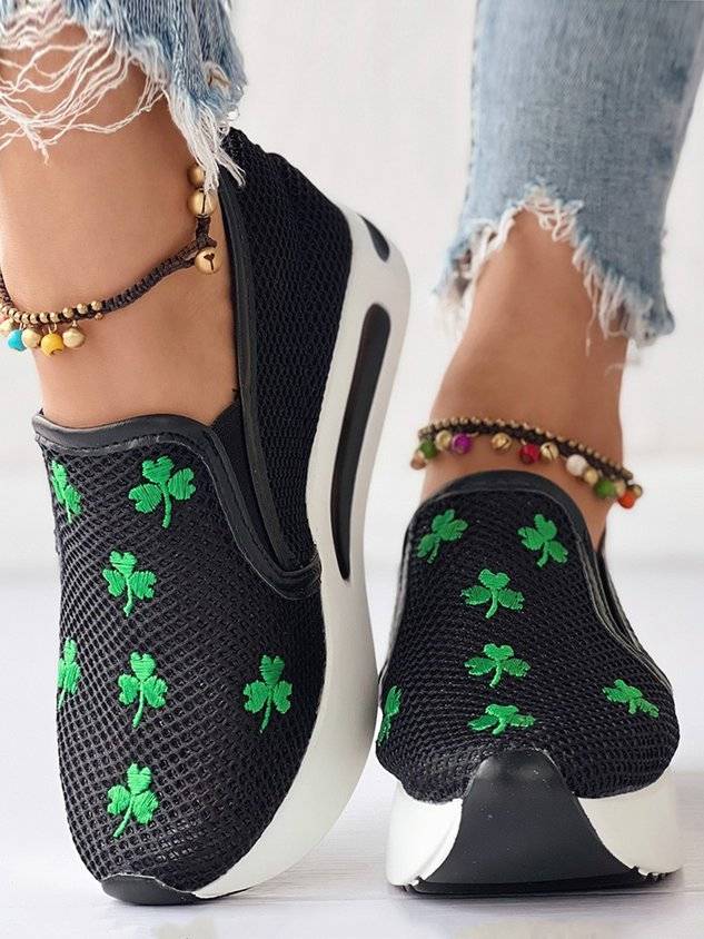 St. Patrick's Day Shamrock Embroidery Hollow Out Muffin Sneakers