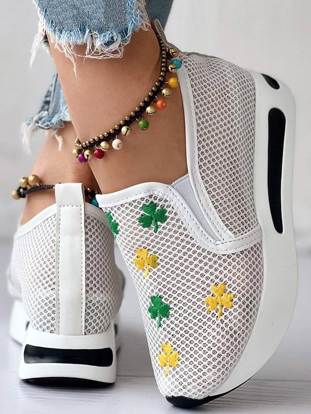 St. Patrick's Day Shamrock Embroidery Hollow Out Muffin Sneakers