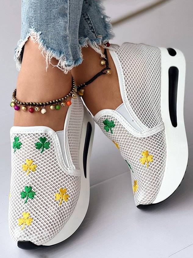 St. Patrick's Day Shamrock Embroidery Hollow Out Muffin Sneakers